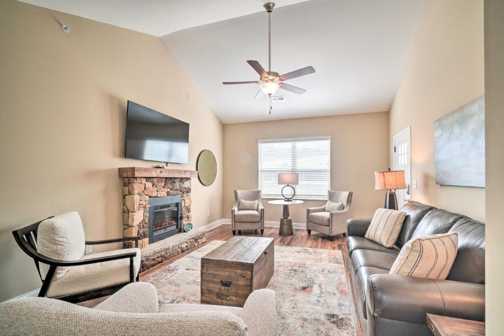 Townsend House | Chic Townsend Condo w/Saltwater Pool!