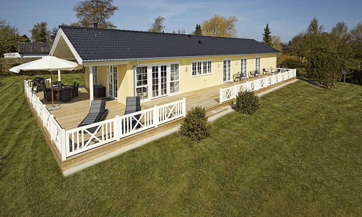 Togeholt House | Chic, traditional new summer house with sea view 125 m2