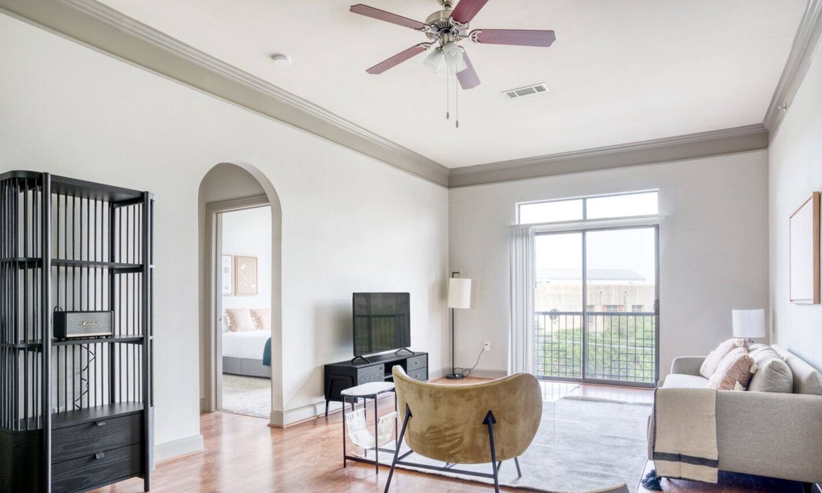 Triangle State Apartment | Chic Triangle State 2BR w/ W/D, Gym, Pool & Onsite Retail, by Blueground