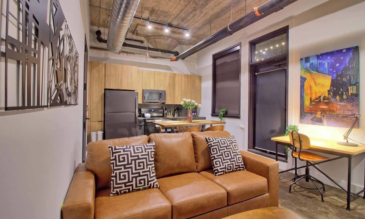 Midtown Hotel | Chic Ultramodern Loft Suite w/Designer Features