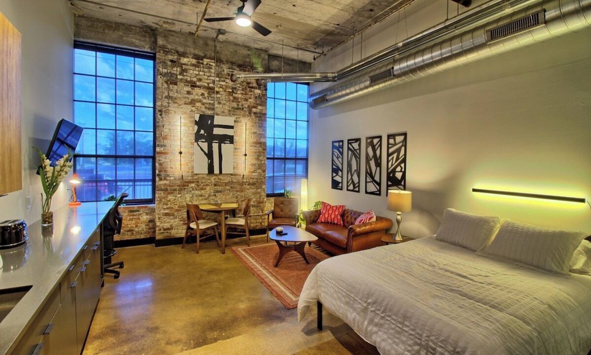 Midtown Hotel | Chic Ultramodern Studio Loft w/Designer Features