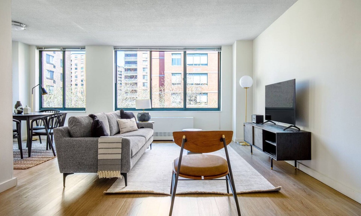Manhattan Valley Apartment | Chic UWS 2BR w/Gym, Doorman, Elevator, near park & trains, by Blueground