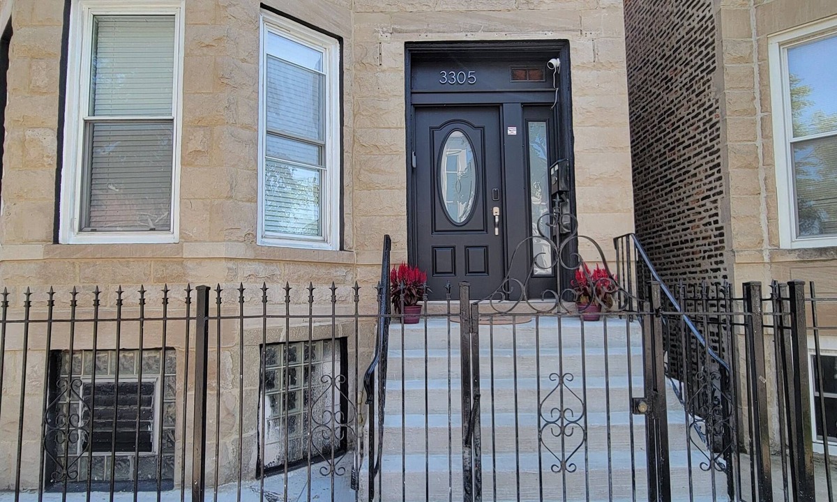 Chicago House | Chicago Avenue Inn