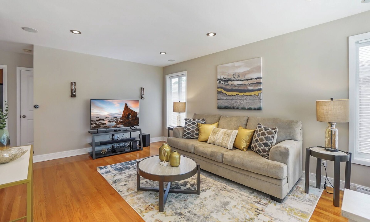 Stickney House | Chicago FHS Rental - Berwyn Ave