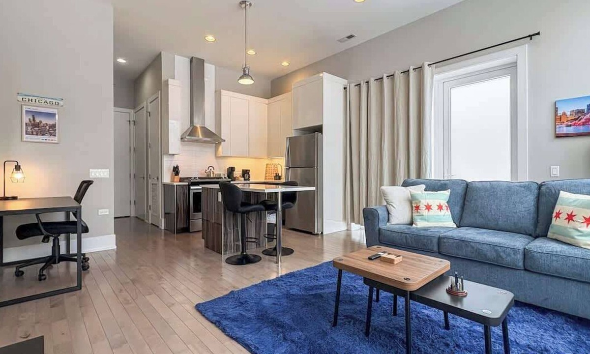 River North Apartment | Chicago-Themed 1BR in a Central Spot near Downtown
