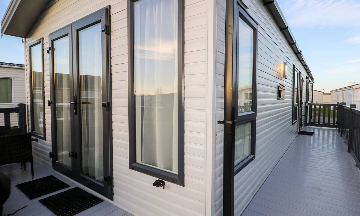 Chichester Cottage | Chichester Lakeside Holiday Park