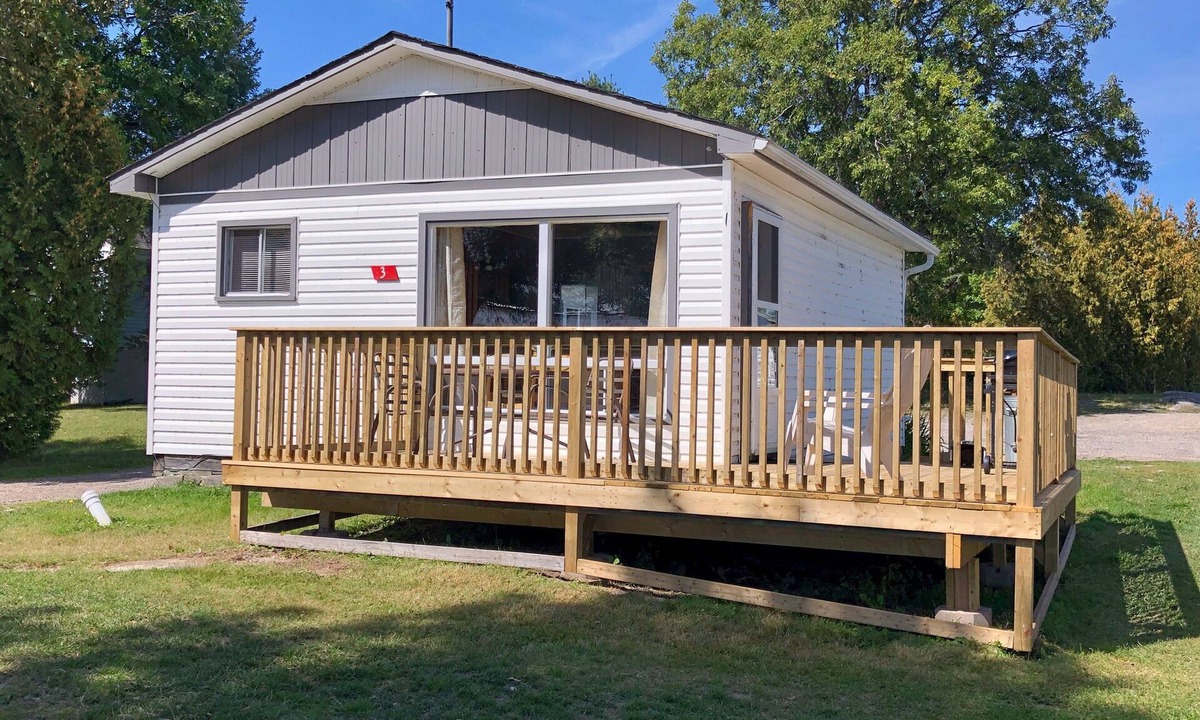 Lavigne Cottage | Chickadee #3 Graceland Cottages