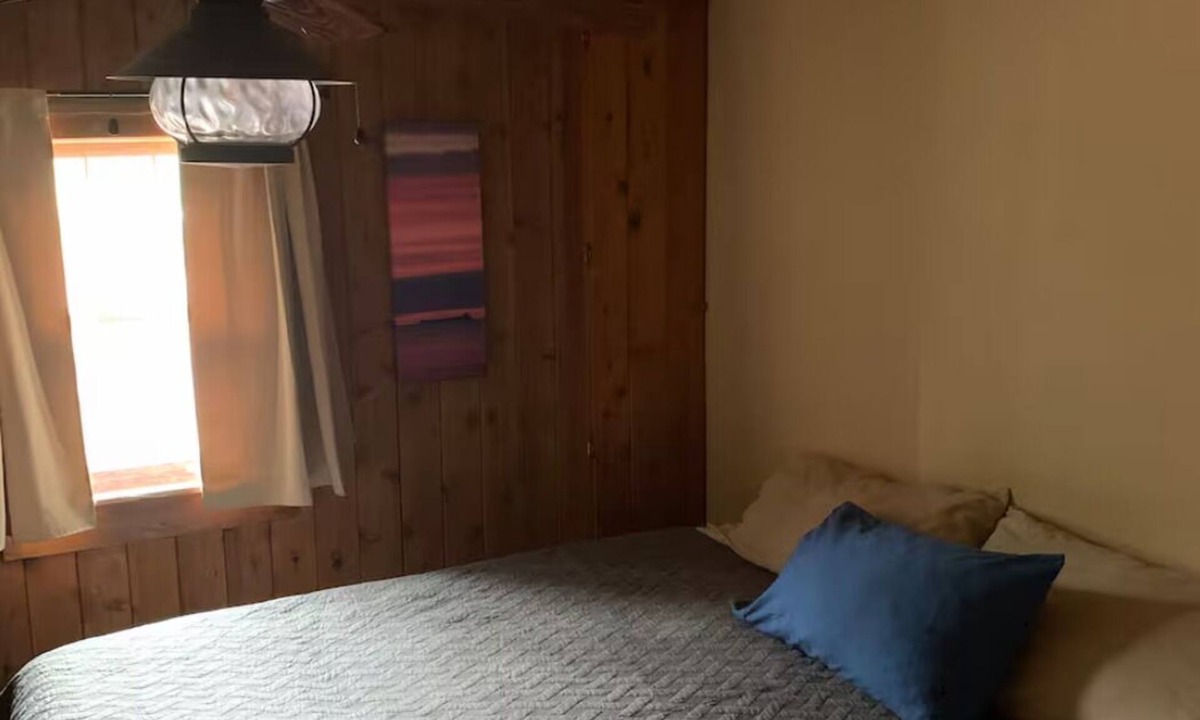 Bergland Cabin | Chickadee Cabin on Lake Gogebic