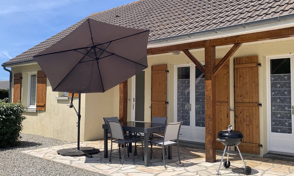 Bretteville-sur-Ay House | Chickadees