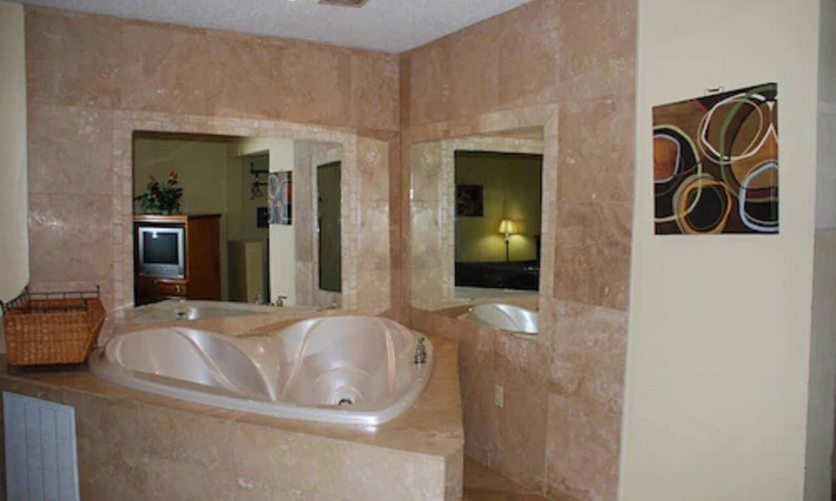 Fayetteville Hotel | Chief Motel