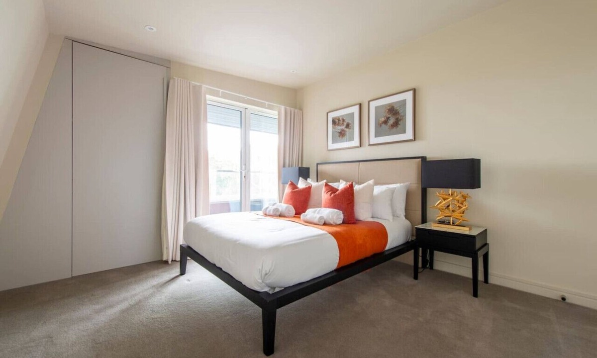 Chigwell Apartment | Chigwell 1BR + Study Escape