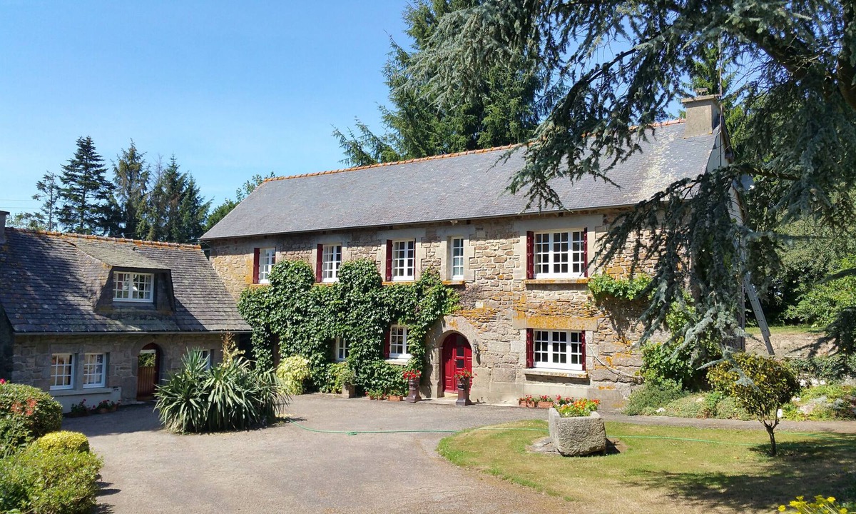 Saint-Nicolas-du-Pelem House | Child friendly house with pool , WIFI