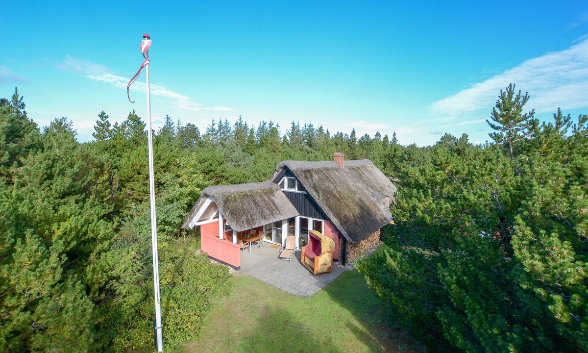 Sønderstrand House | Child-friendly thatched cottage on a large plot. Natural property from private owner