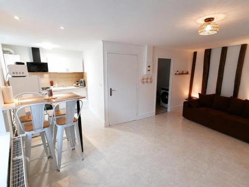 Joinville Apartment | CHILL 4 pers Boîte à clé 24 sur 7 Netflix & Wifi