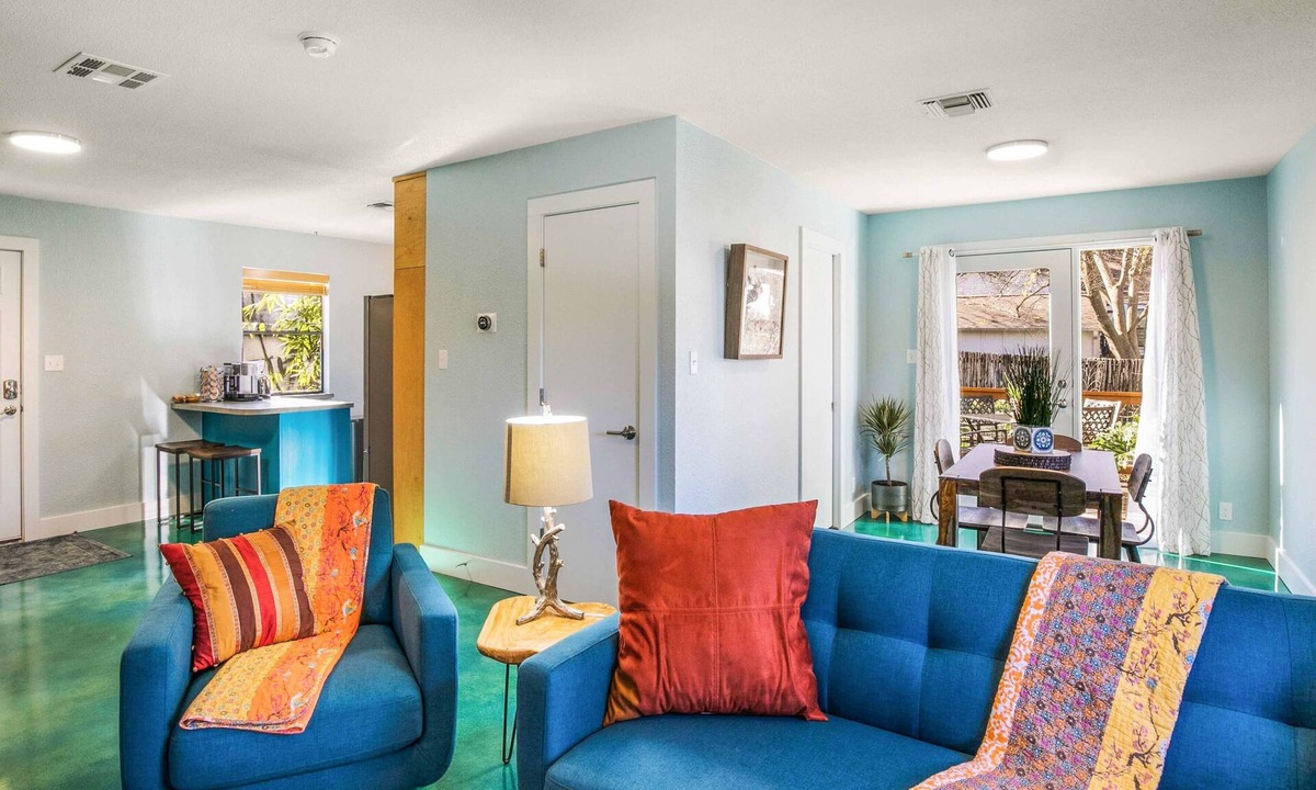 Cherrywood Apartment | Chill in Cherrywood close to UT, Downtown, Restaurants