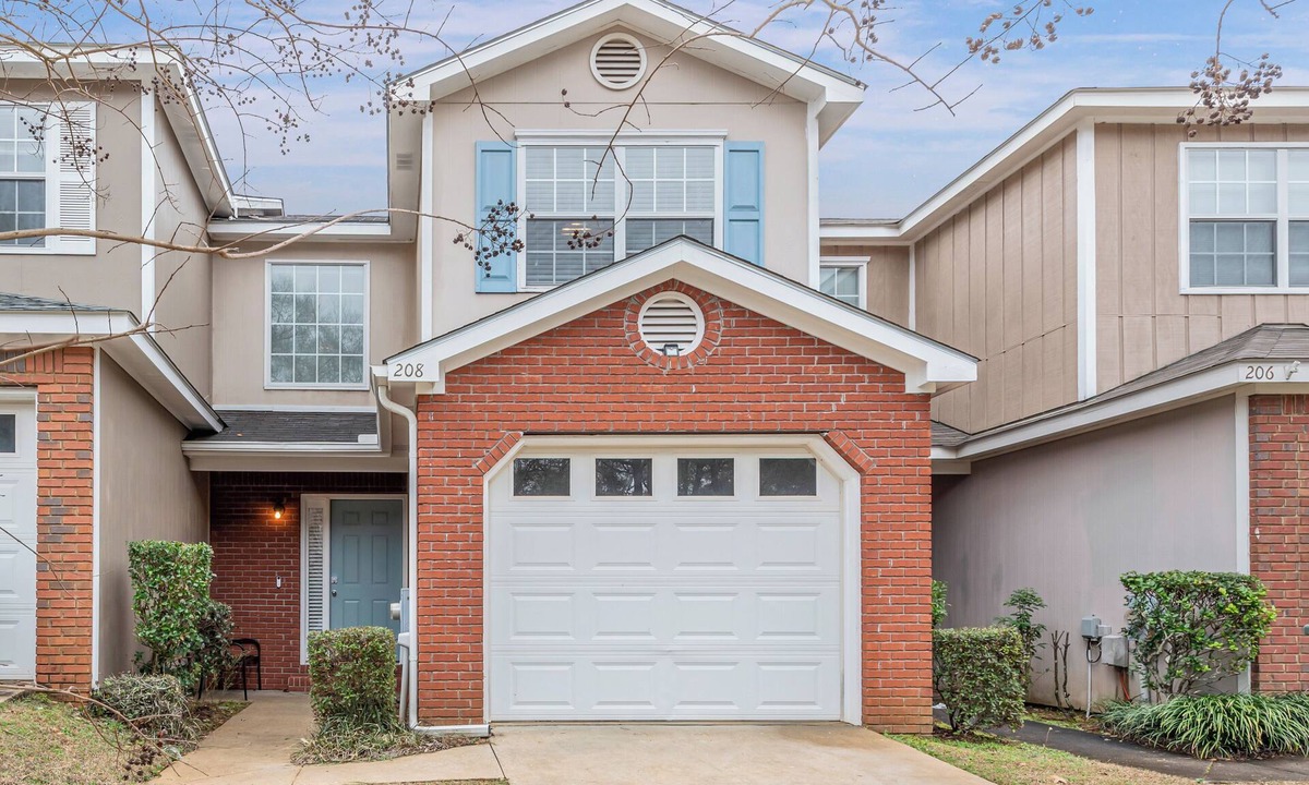 Enterprise House | Chillin' at Foxchase 2BR/2.5BA