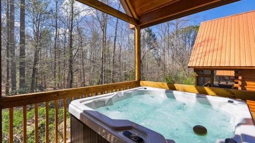 White Oak Lodge House | Chill’n in the Smokies by AvantStay