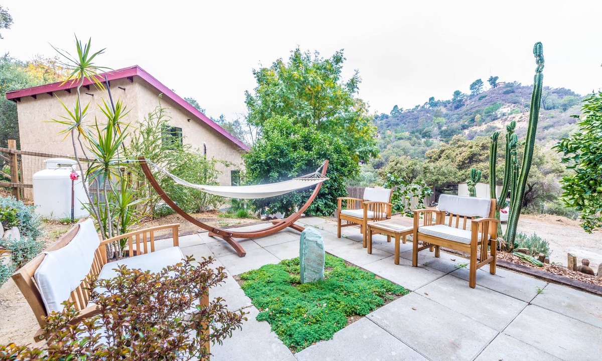 Topanga House | Chime House☀️Topanga Bungalow under the Oaks