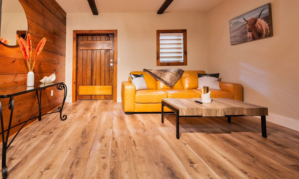 Lambertville House | Chimney Hill - 02) First-Floor Suite 2