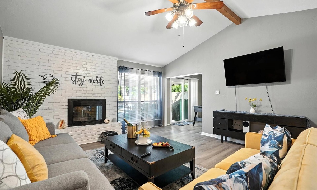 Abilene House | Chimney Wood Hacienda – Your Abilene Home Away
