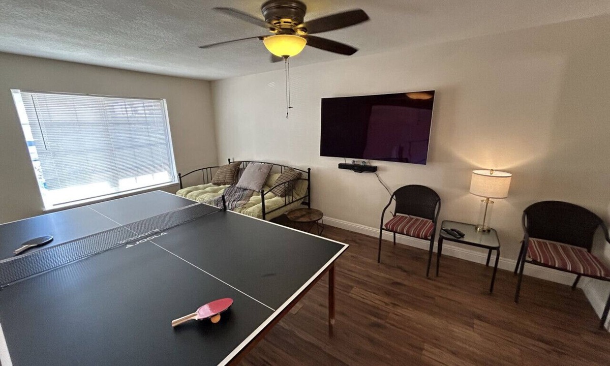 Chinatown House | Chinatown 4bdrm 3 miles-Convention Center 2-Strip