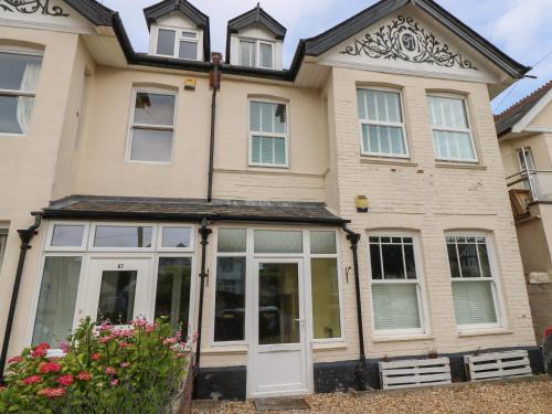 Westbourne House | Chine Heights