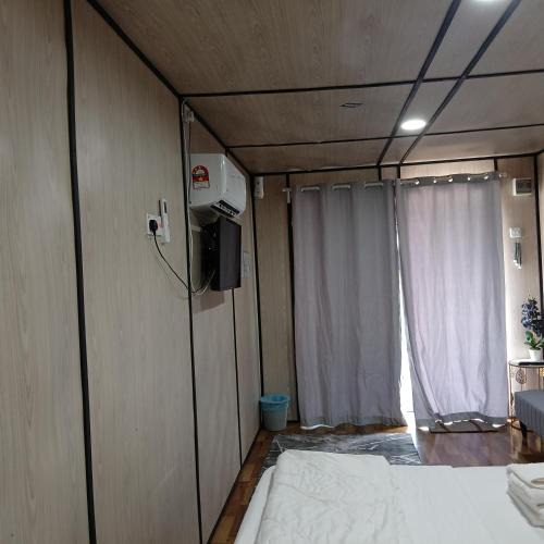 Kampung Banat Bawah Hotel | Chinta chinta cottage kabin 2