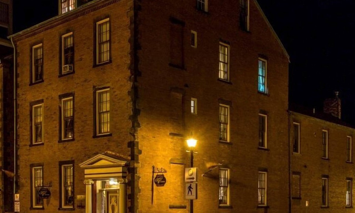 Saint John Apartment | Chipman Hill Suites - Pratt House