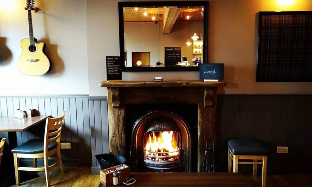 Mallaig Hotel | Chlachain Inn