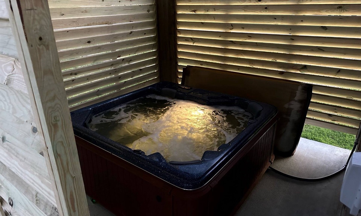 Surfside Beach House | Chloe's Crib - Sleeps 10 - Private Hot Tub