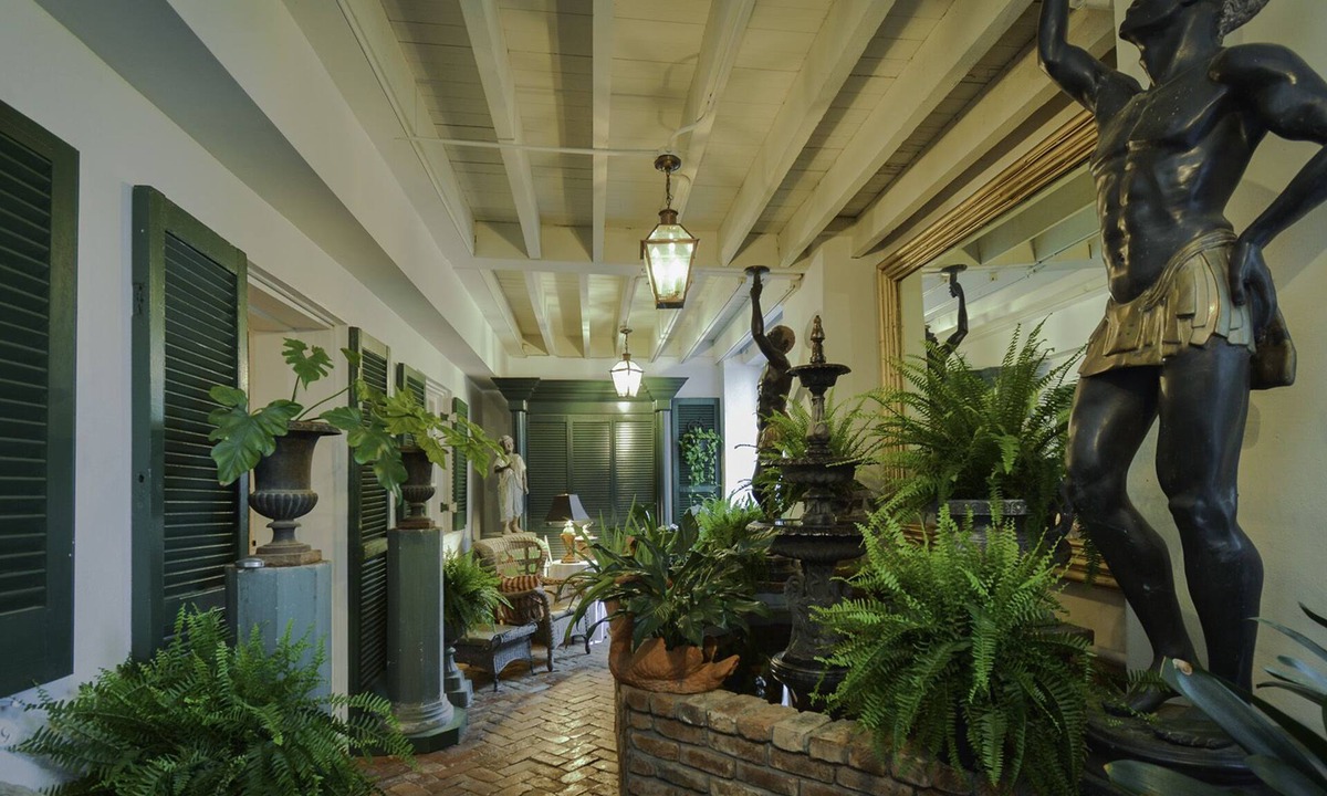Natchez Bed & Breakfast | Choctaw Hall Bed and Breakfast