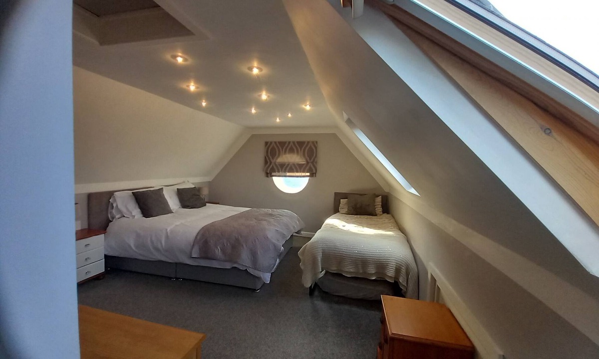 Newcastle-Under-Lyme Bed & Breakfast | Chota Kothi