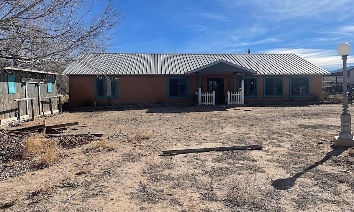 Ranchito House | Chris's Country Charmer with Southwest Style located in the Heart Beat of NM