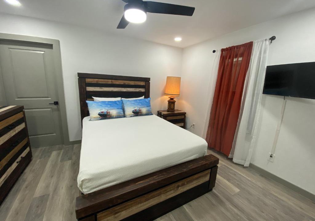 Flour Bluff House | Christi Cargo