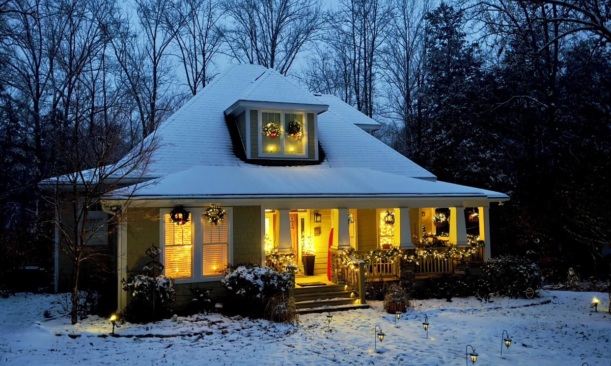 Rock Island Cottage | Christmas Cottage on the Rocky River, Rock Island, TN