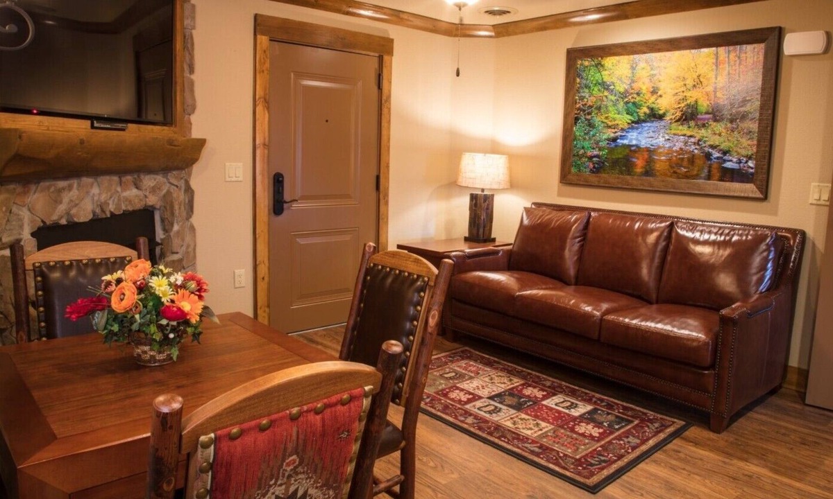 Gatlinburg Villa | CHRISTMAS IN THE SMOKEY MOUNTAINS One Bedroom Villa
