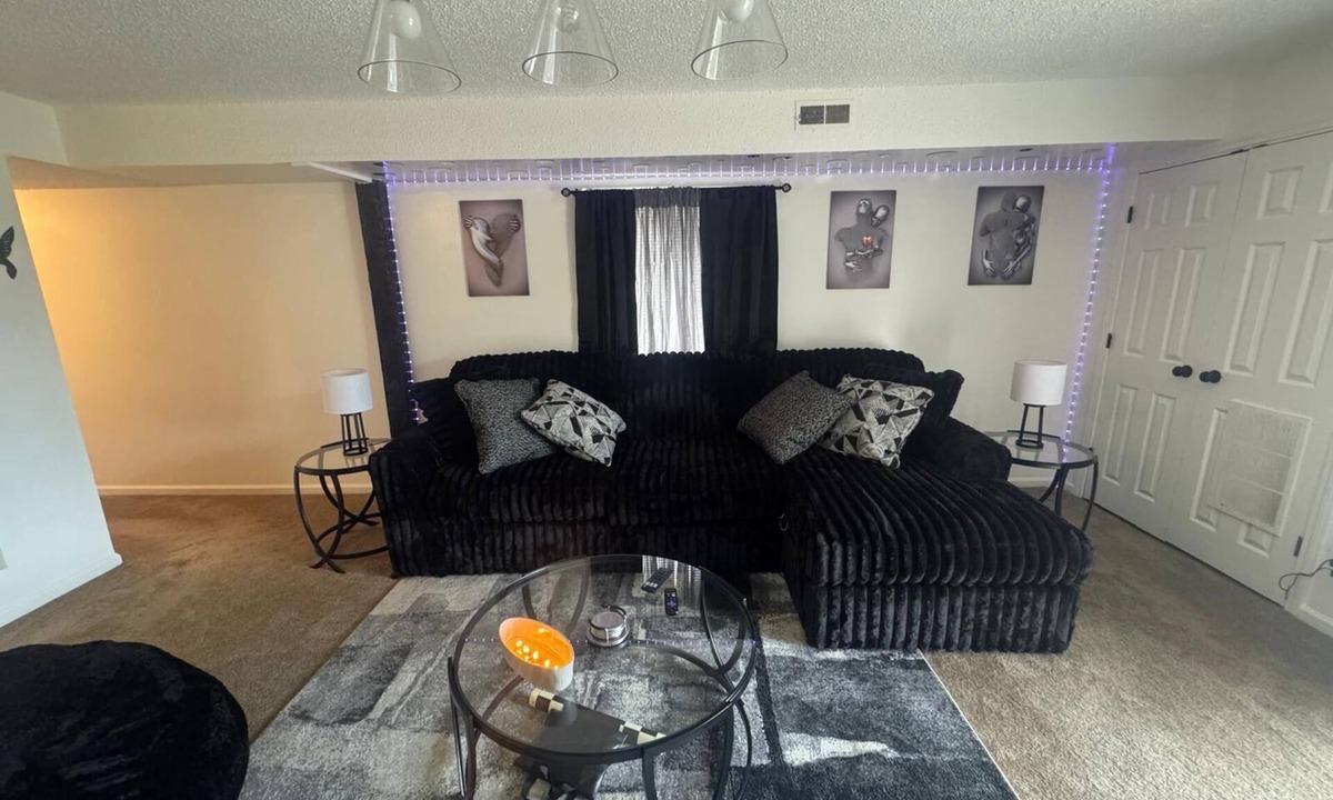 Rotterdam Apartment | Christmas Romantic Escape @ Elegance Escape