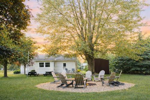 Benton Harbor House | Christmas Tree Farm - Evergreen Escape