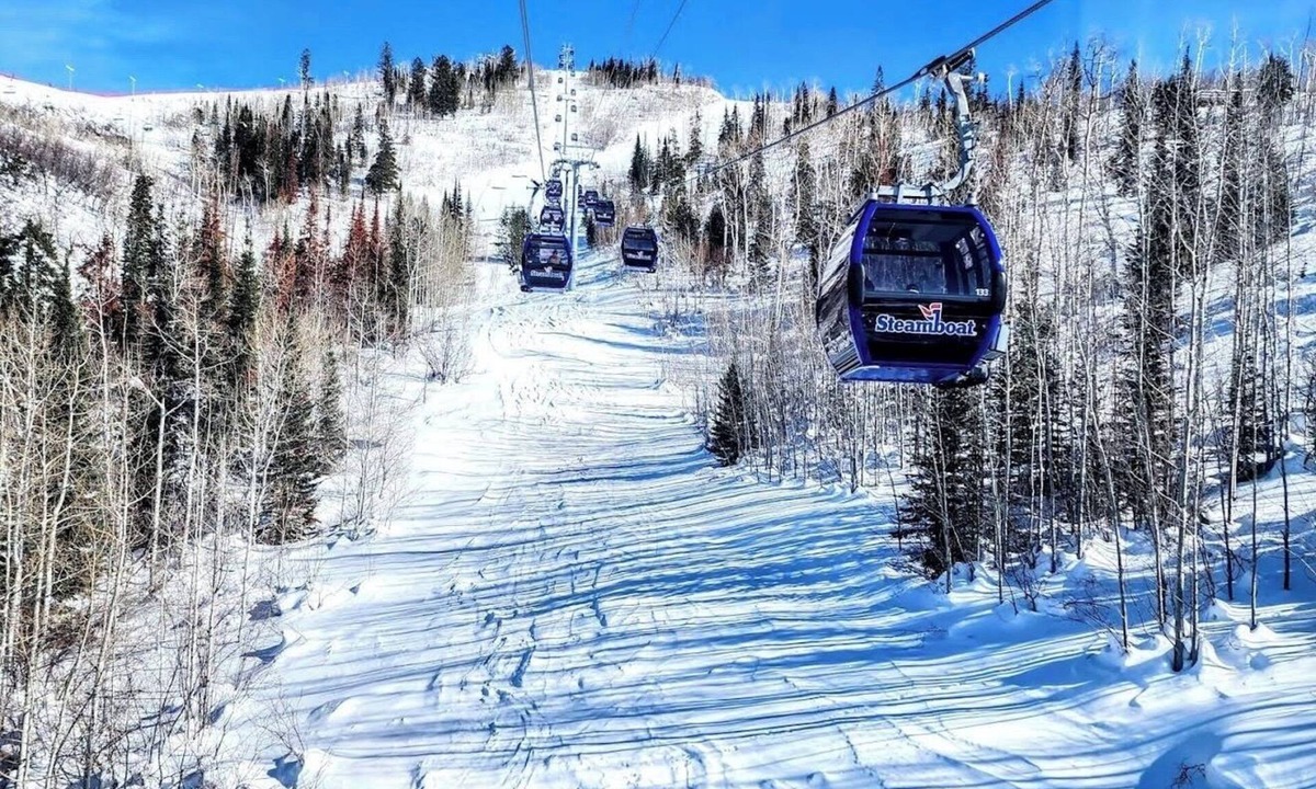 Steamboat Springs Resort | Christmas Week. Ski-In Ski-Out Resort. Studio Villa sleeps 4. Mountain View