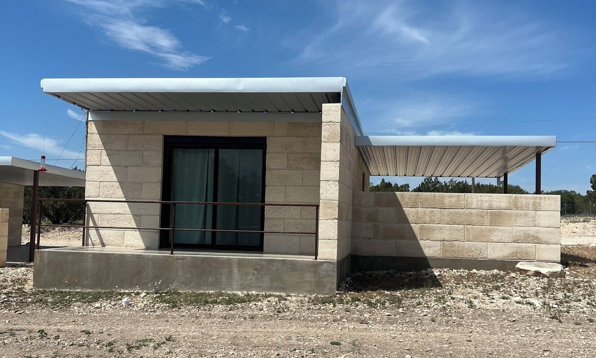 Christoval Cabin | CHRISTOVAL CASITAS #4 GUITAR