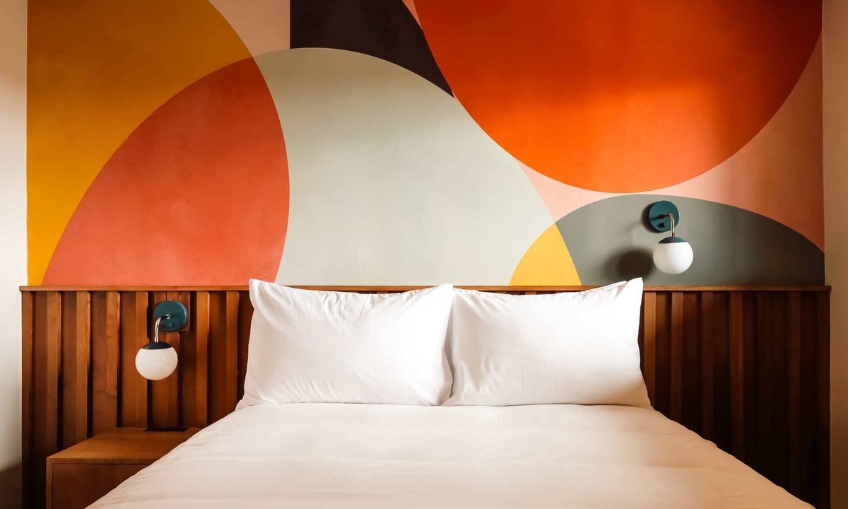 Hale Hotel | Chromatic Drift - La Vista Motel
