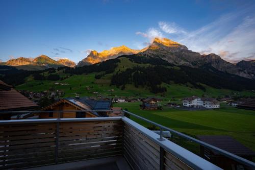 Adelboden Apartment | Chuenislodge1 Neu, grosse Terrasse & Designerofen, prächtige Aussicht