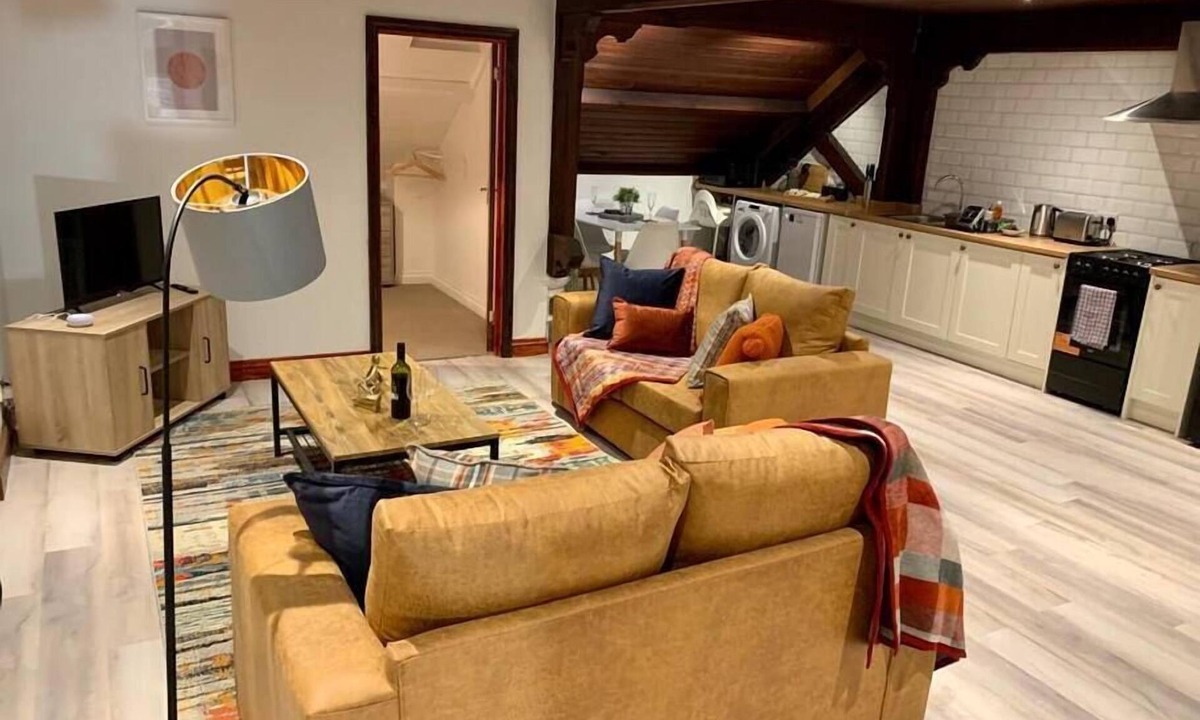 Cwm Frwd Oer Apartment | Church Heights by Flying Stays