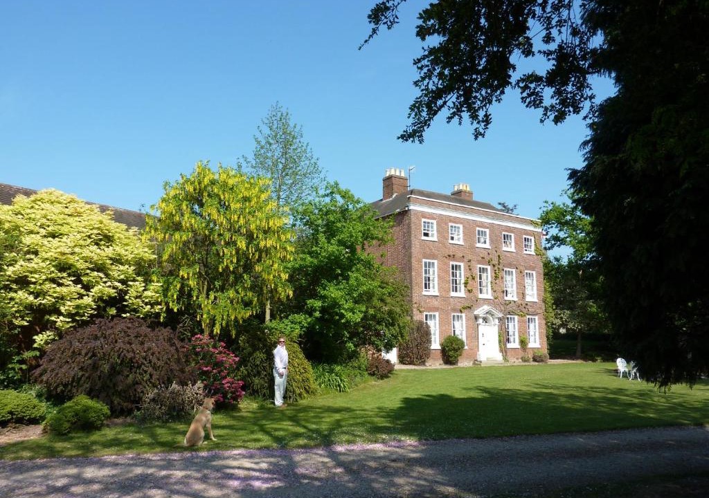 Claines Bed & Breakfast | Church house