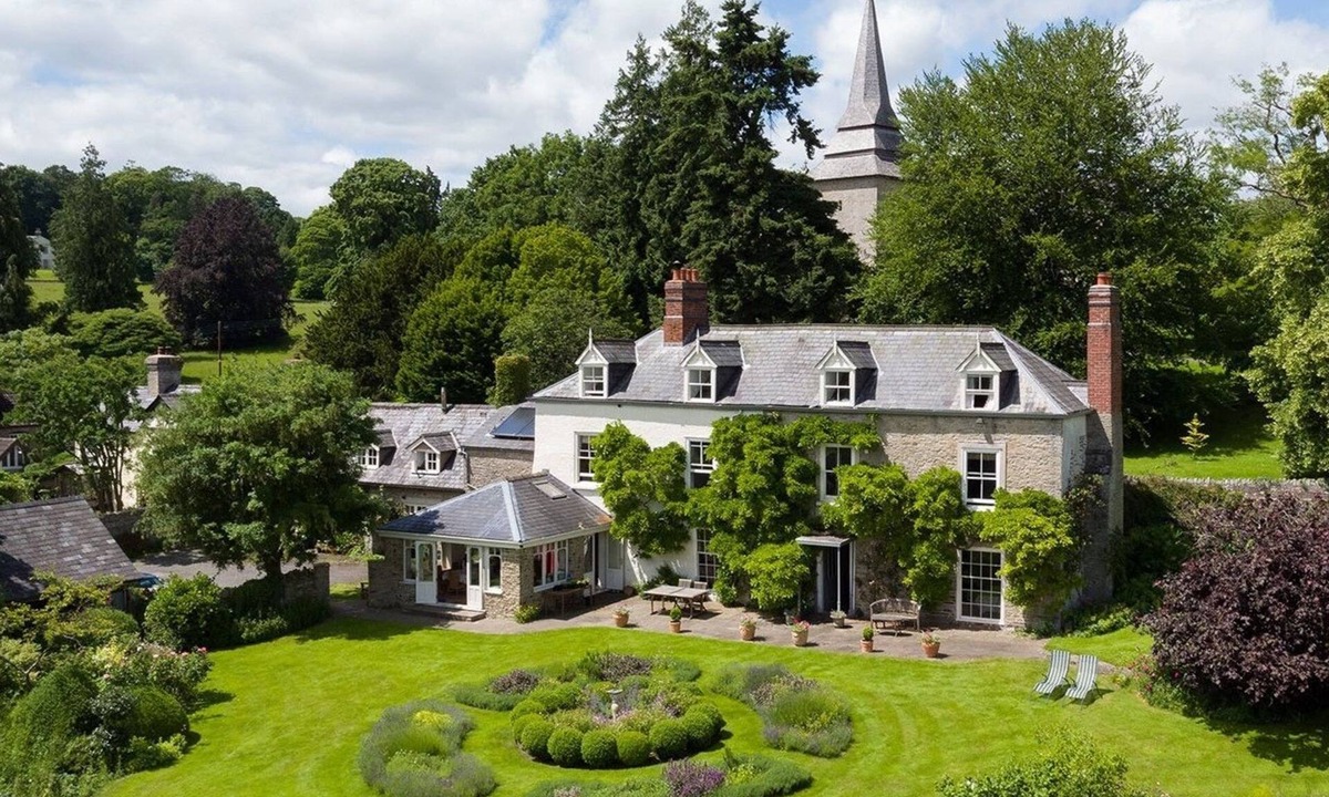 Kington Bed & Breakfast | Church House Kington