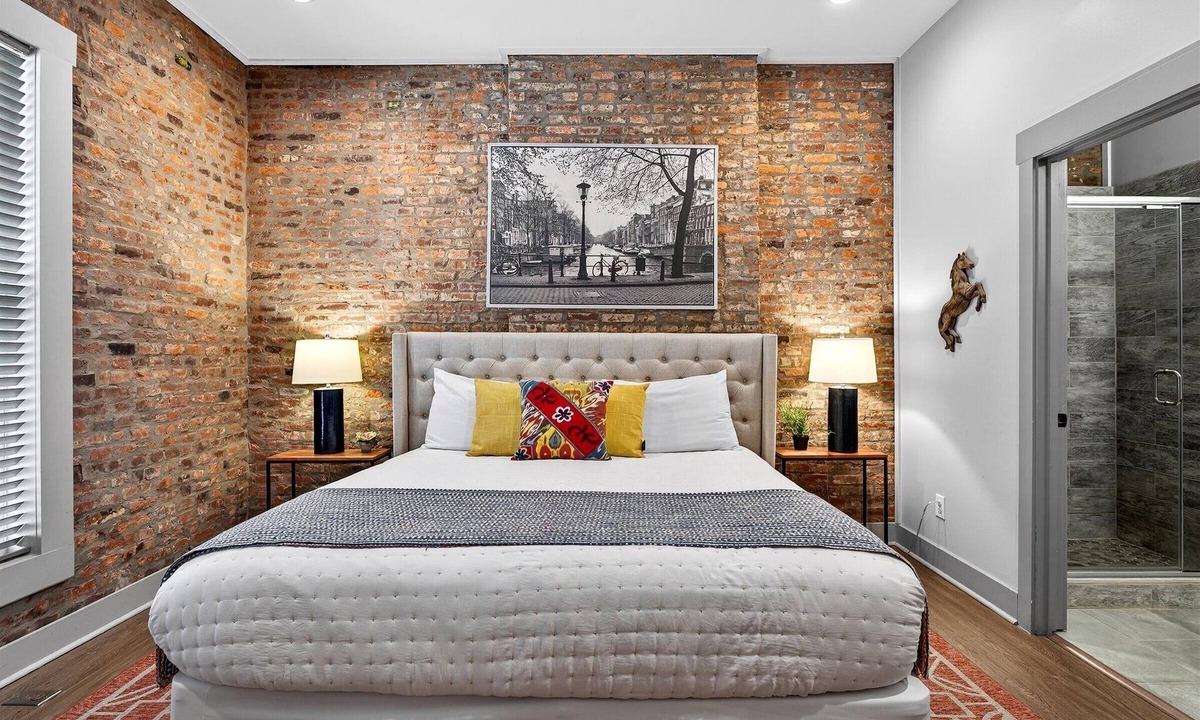 South Louisville House | Churchill Backside-Bourbon Trail, EXPO & Derby!