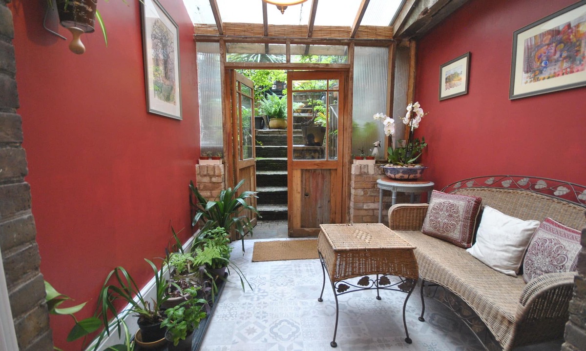 Dover House | Churchill Guest House