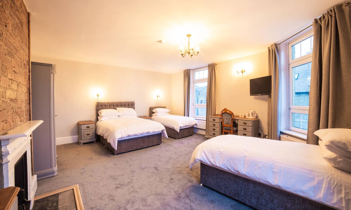 Wombwell Hotel | Churchill's Hotel