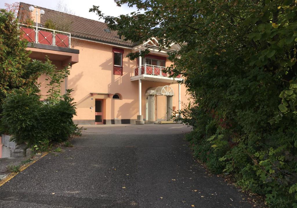 Glattbrugg Hostel | CHY Home Zurich Airport