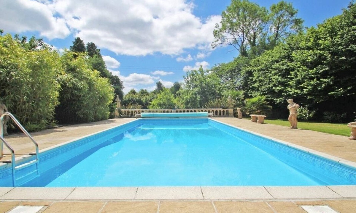 Liskeard Cottage | CIDER COTTAGE, pet friendly, with pool in Looe